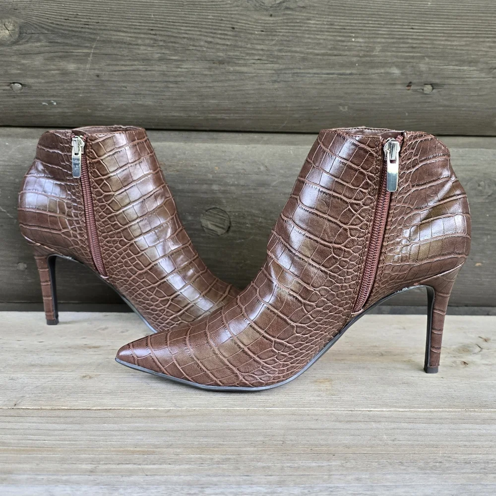Nine West NEW Finny Y2K Office Siren Crocodile Pointy Toe Stiletto Bootie 8.5M